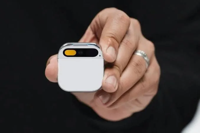 Imagem de capa de AI Pin: a promessa que durou menos de um ano